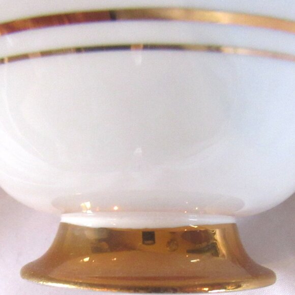 Regency Tea Cup and Saucer, Soft Cream, Fabulous Hand Painted Fruit, - Picture 8 of 8